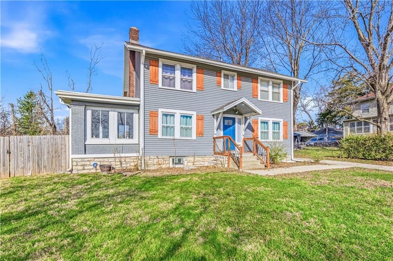 5978 Blue Hills Rd, Kansas City, MO 64110