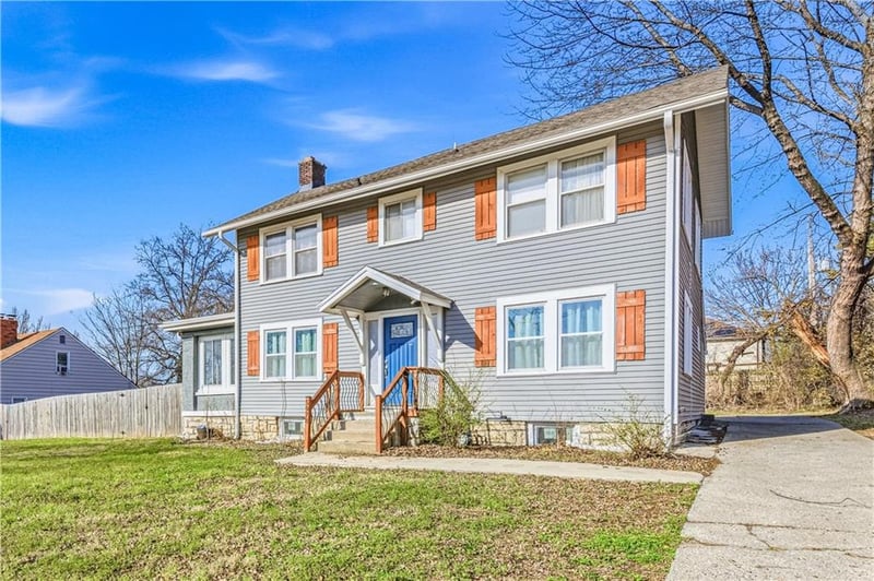 5978 Blue Hills Rd, Kansas City, MO 64110