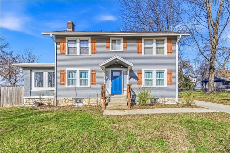 5978 Blue Hills Rd, Kansas City, MO 64110