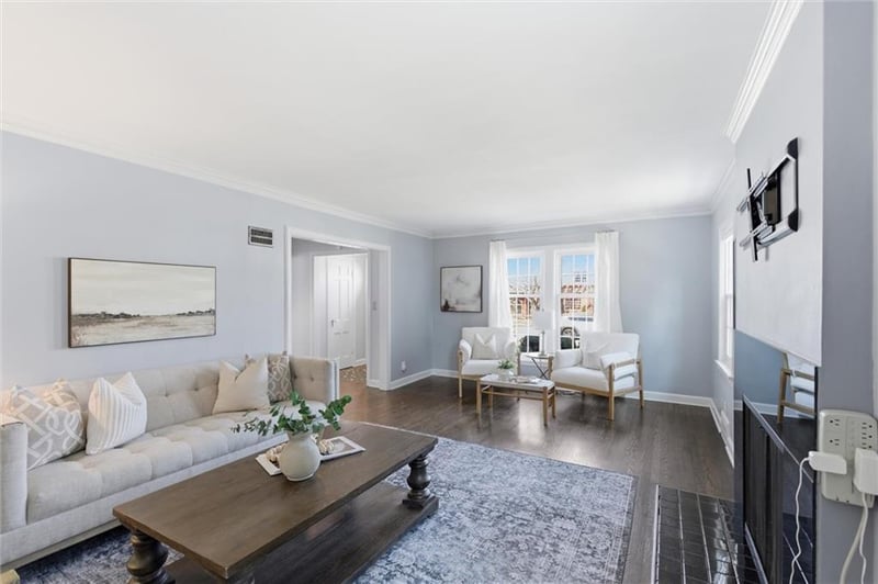 627 74th St, Kansas City, MO 64131