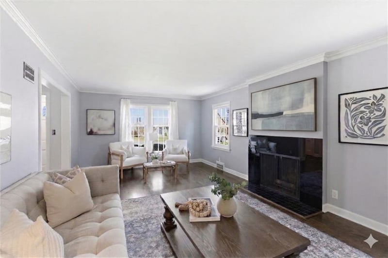 627 74th St, Kansas City, MO 64131