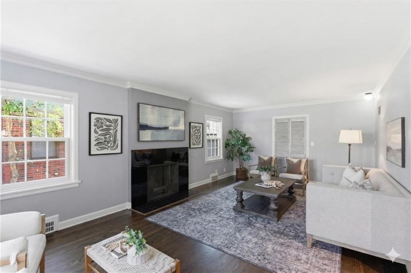 627 74th St, Kansas City, MO 64131