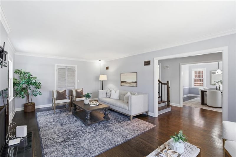 627 74th St, Kansas City, MO 64131