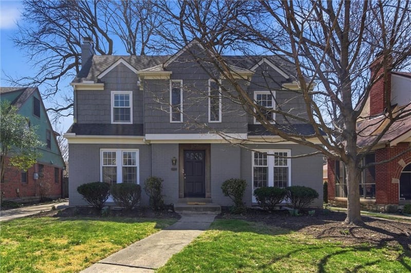 627 E 74th St, Kansas City, MO 64131