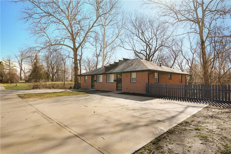 719 E College St, Independence, MO 64055