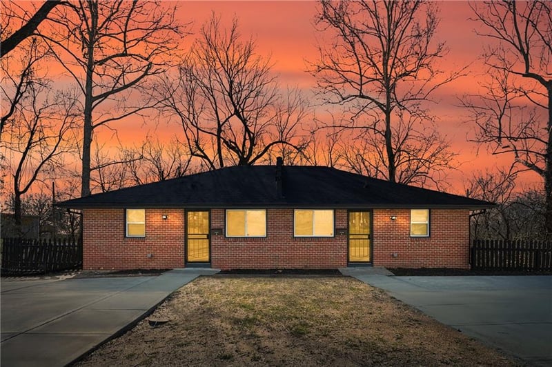 719 E College St, Independence, MO 64055