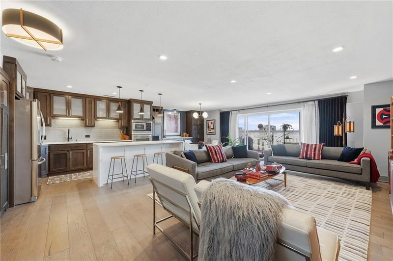 221 48th St #1402, Kansas City, MO 64112