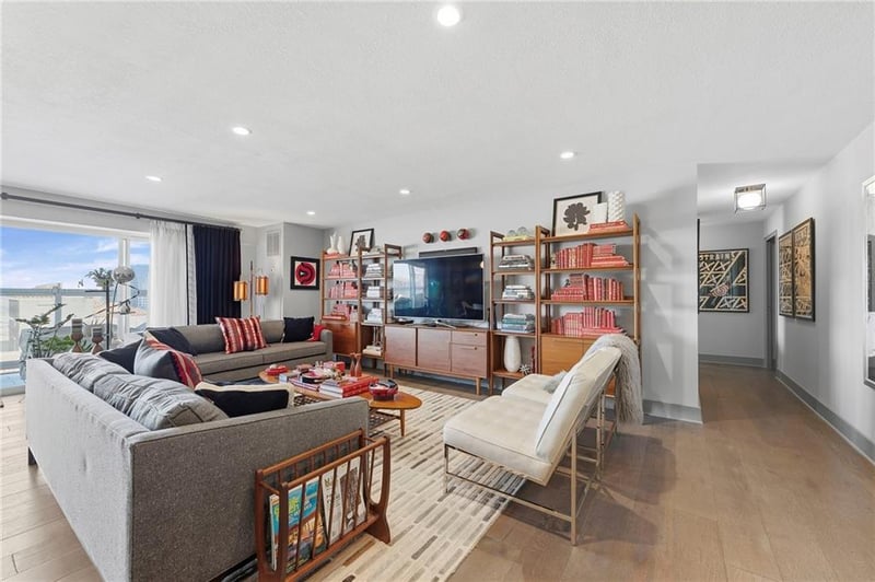 221 48th St #1402, Kansas City, MO 64112