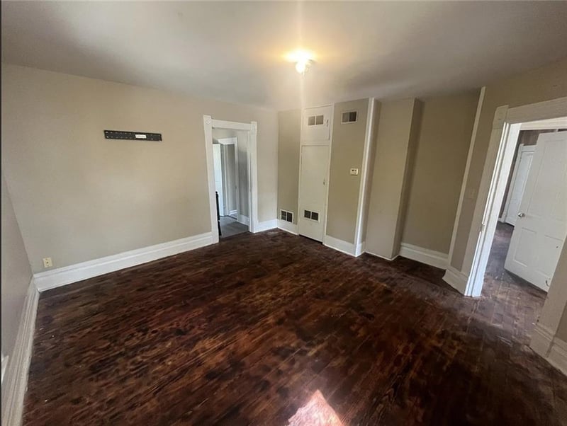 201 E Culton / 203 N College St, Warrensburg, MO 64093