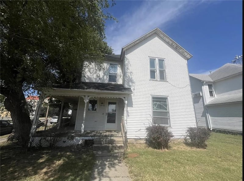 201 E Culton / 203 N College St, Warrensburg, MO 64093