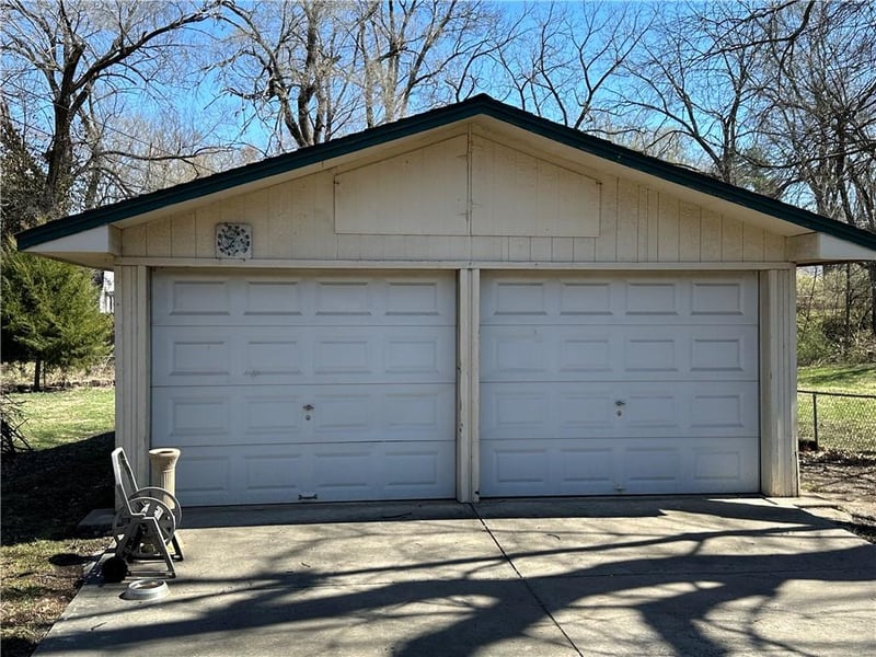 10303 Richmond Ave, Kansas City, MO 64134