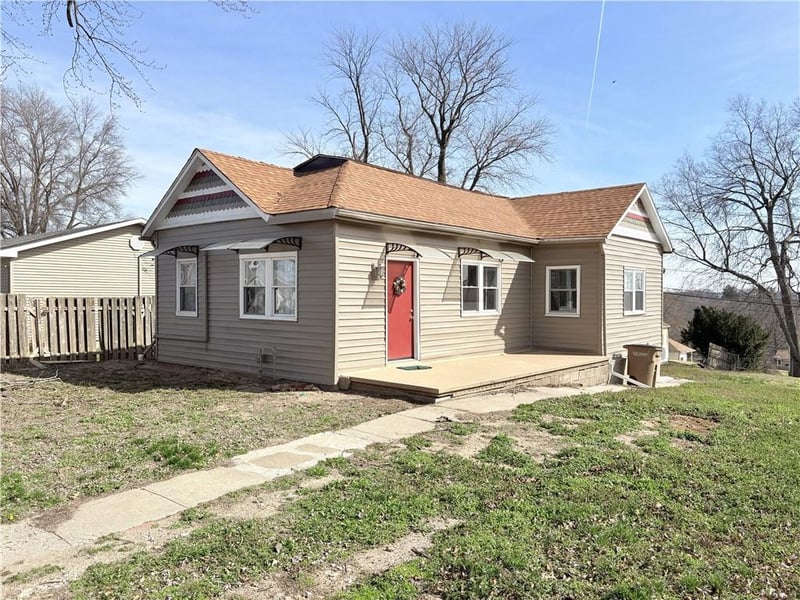1444 8th St, Atchison, KS 66002