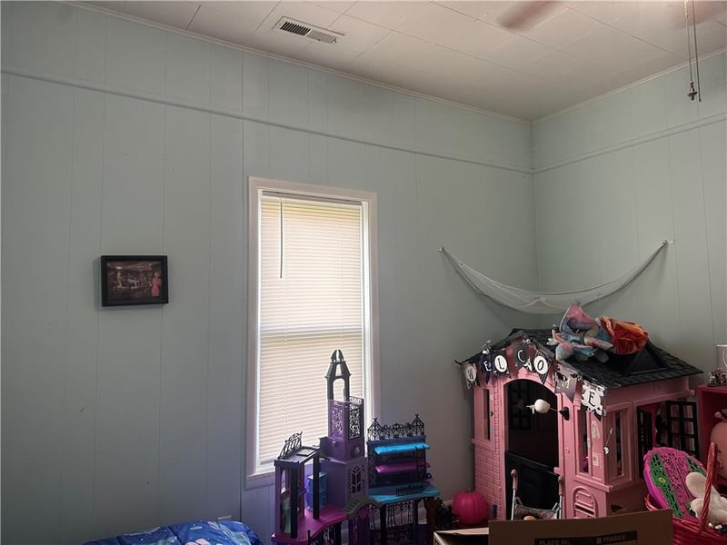 736 Sycamore St, Ottawa, KS 66067