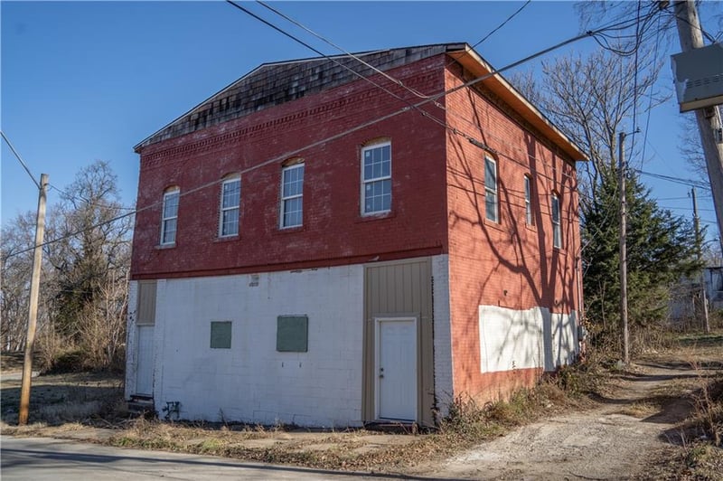 1927 Walrond Ave, Kansas City, MO 64127