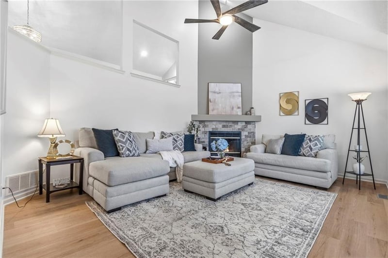 10809 76th St, Overland Park, KS 66214