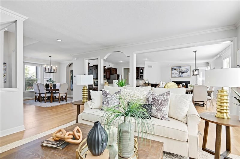 5012 163rd St, Overland Park, KS 66085