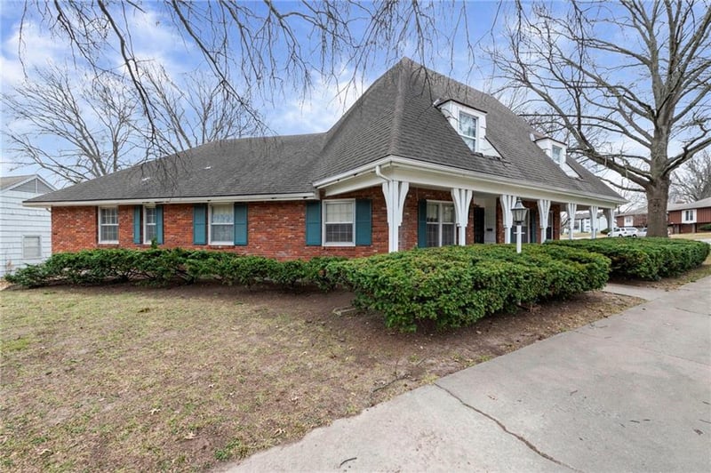 11415 Minor Dr, Kansas City, MO 64114