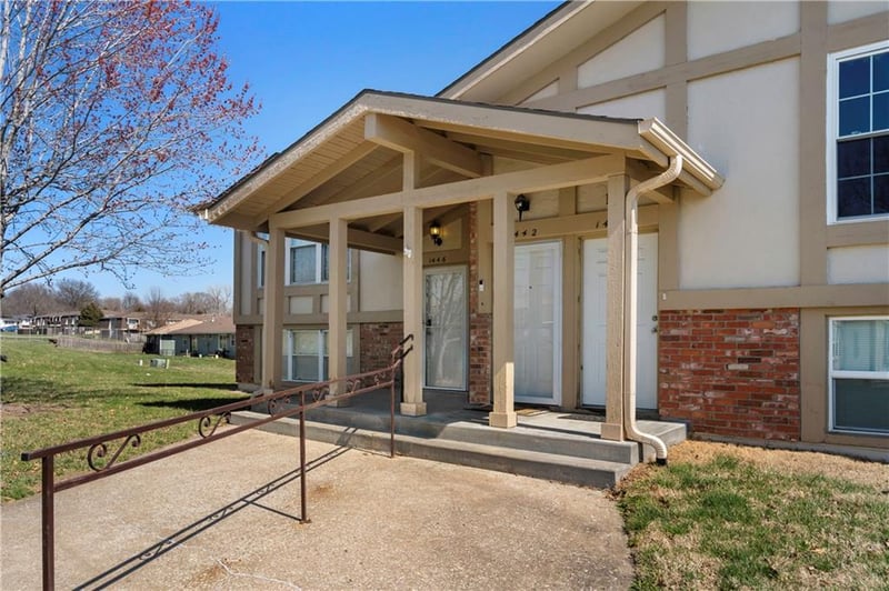 1444 64th Ter, Kansas City, MO 64118