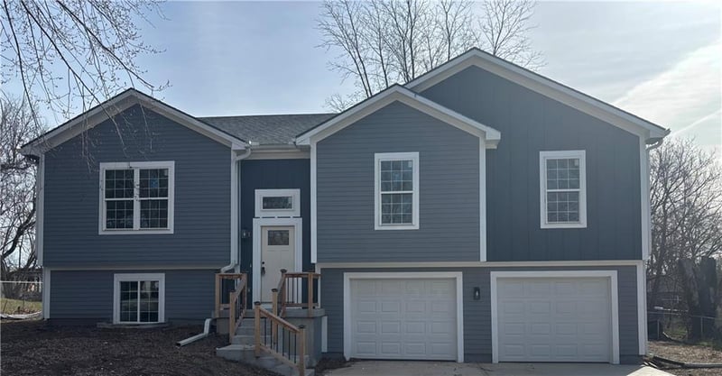 805 Thieme St, Grain Valley, MO 64029