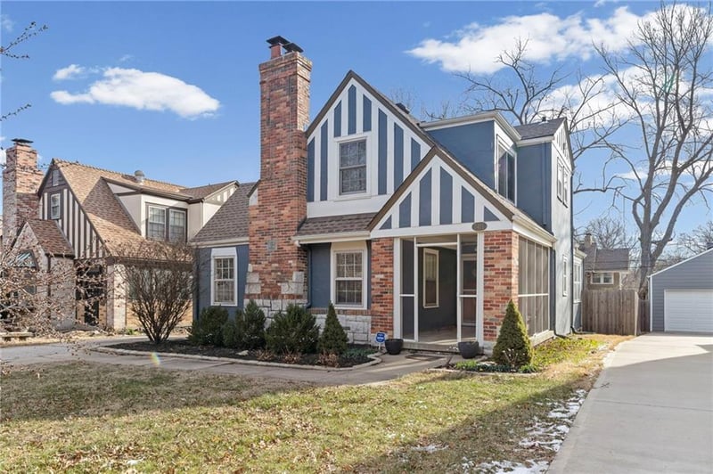 7411 Ward Pw, Kansas City, MO 64114