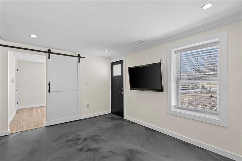 8933 Mcgee St, Kansas City, MO 64114