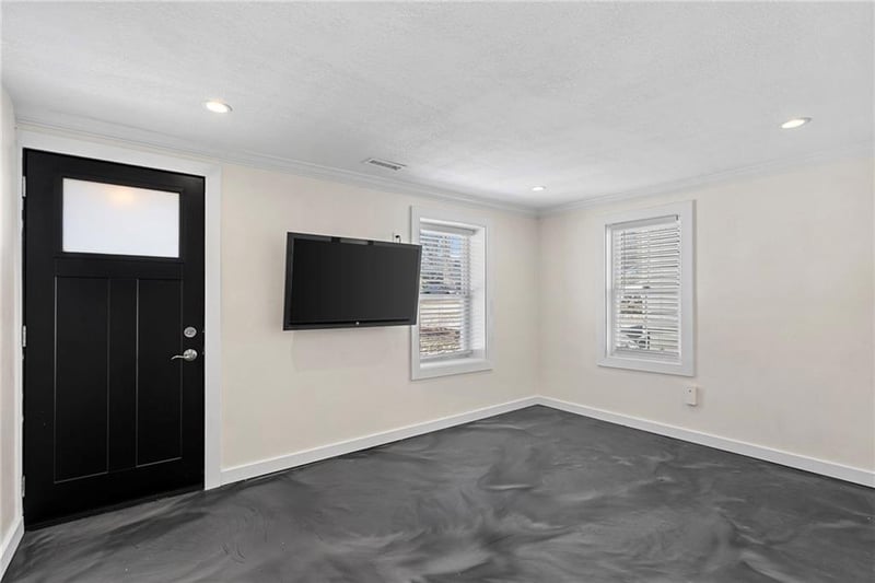 8933 Mcgee St, Kansas City, MO 64114