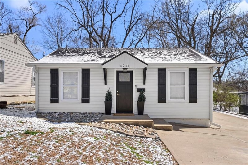 8933 Mcgee St, Kansas City, MO 64114