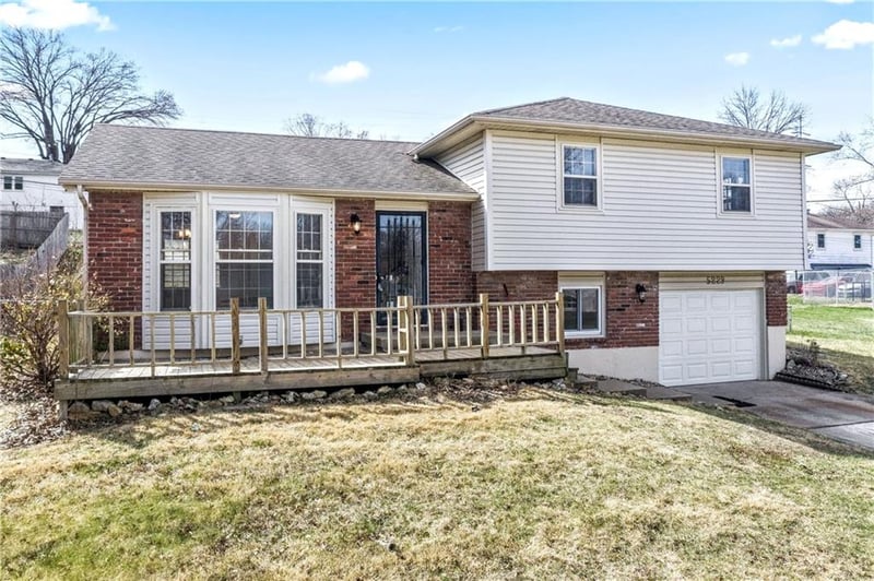 5229 Lakewood St, Kansas City, KS 66106