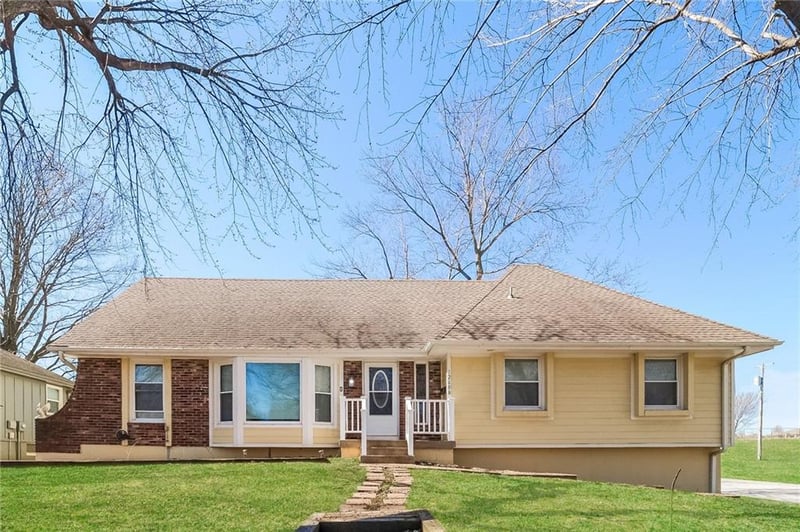 12608 Craig Ave, Grandview, MO 64030