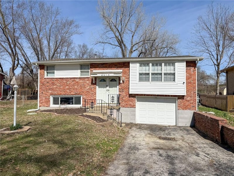 4310 51st St, Kansas City, MO 64151