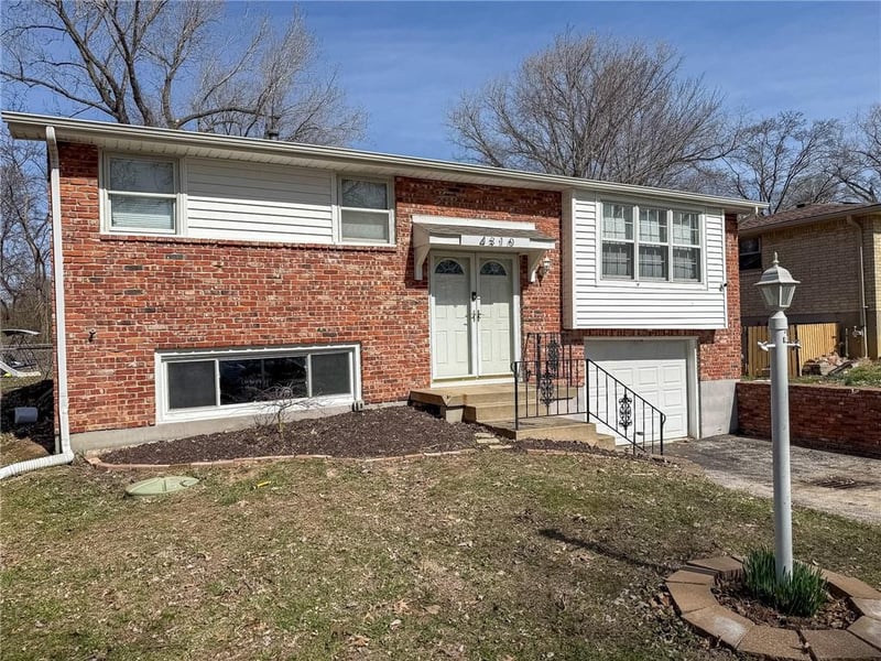 4310 51st St, Kansas City, MO 64151