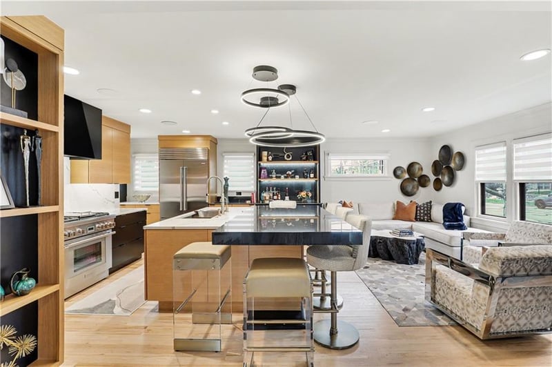 6251 Wornall Rd, Kansas City, MO 64113