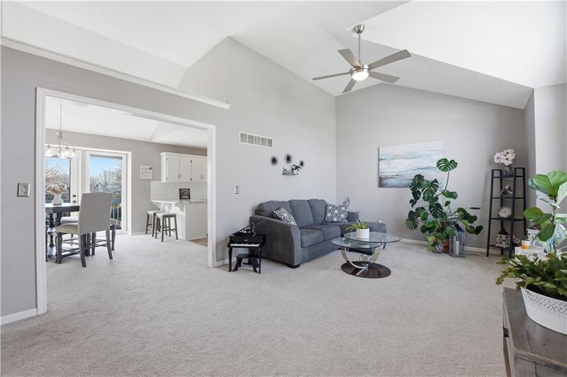 10301 86th Ter, Kansas City, MO 64153