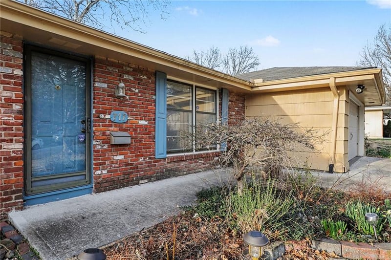 717 101st St, Kansas City, MO 64114