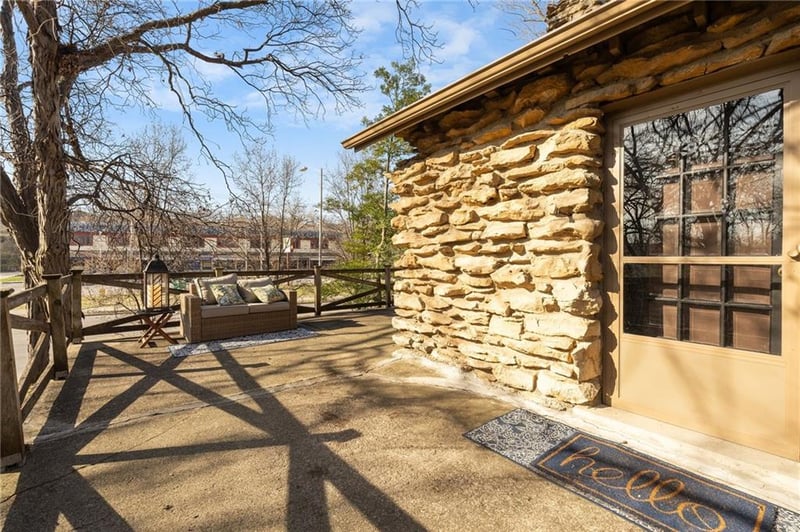 820 85th St, Kansas City, MO 64131