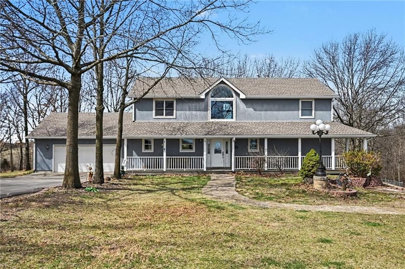 17251 Hollingsworth Rd, Basehor, KS 66007