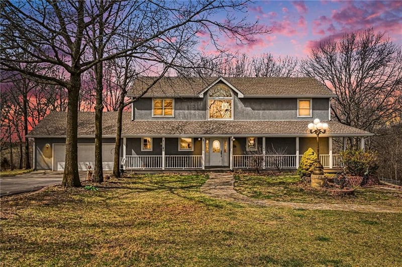 17251 Hollingsworth Rd, Basehor, KS 66007