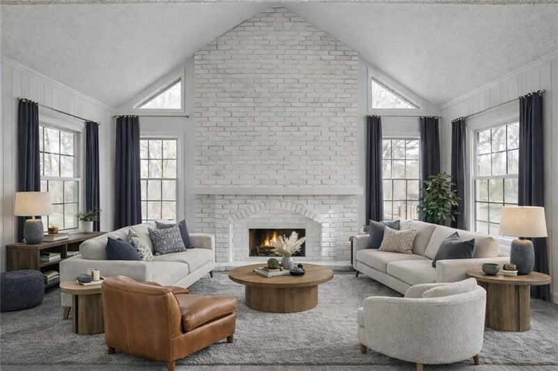 10106 Mirror Lake Dr, Kansas City, MO 64152