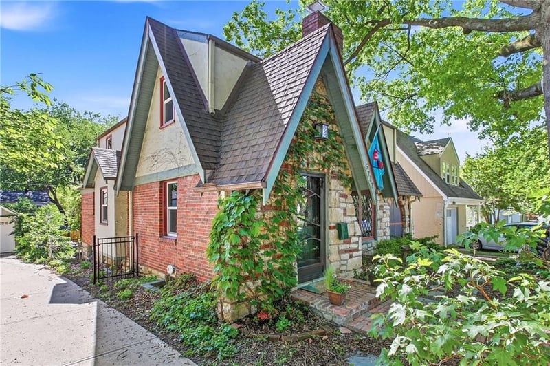 6717 Locust St, Kansas City, MO 64131