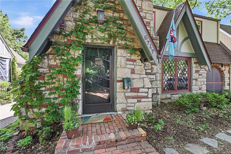 6717 Locust St, Kansas City, MO 64131