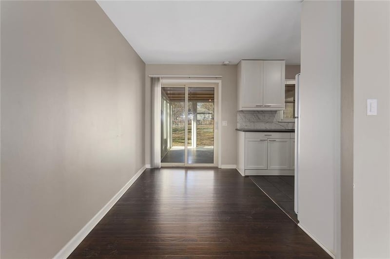 902 Lea Dr, Lee's Summit, MO 64081