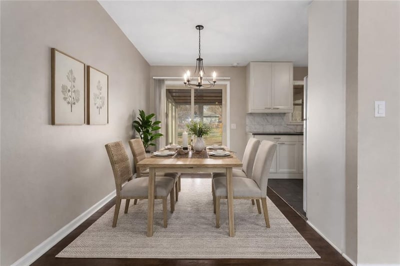 902 Lea Dr, Lee's Summit, MO 64081
