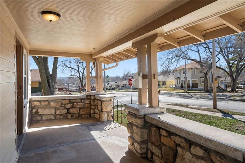 347 Lawn Ave, Kansas City, MO 64124