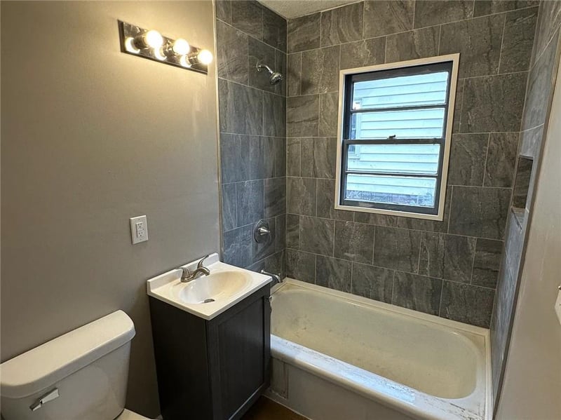 1115 Dakota St, Leavenworth, KS 66048