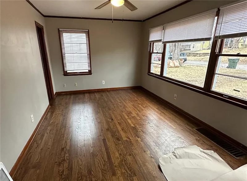 1115 Dakota St, Leavenworth, KS 66048