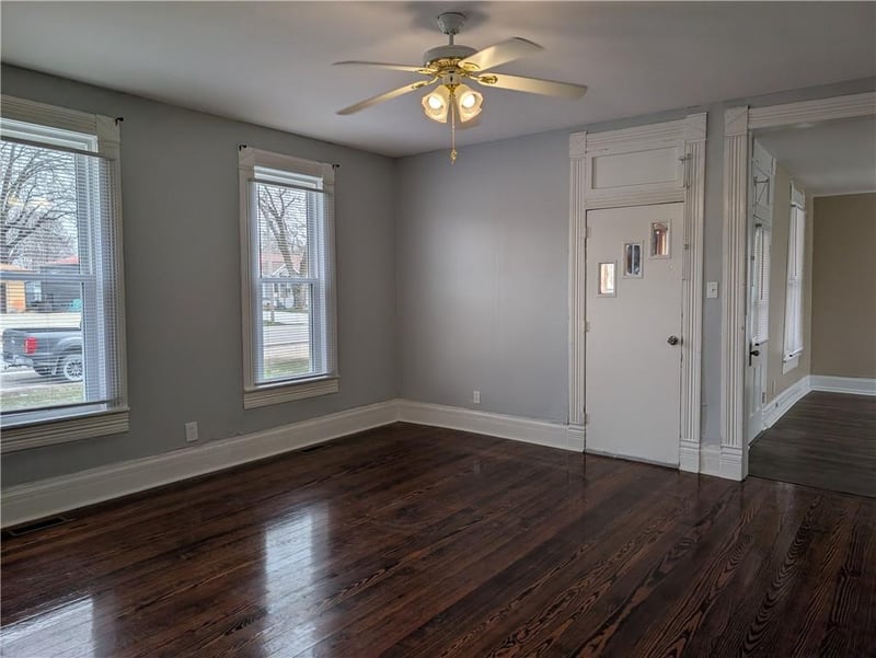 709 Benton St, Windsor, MO 65360