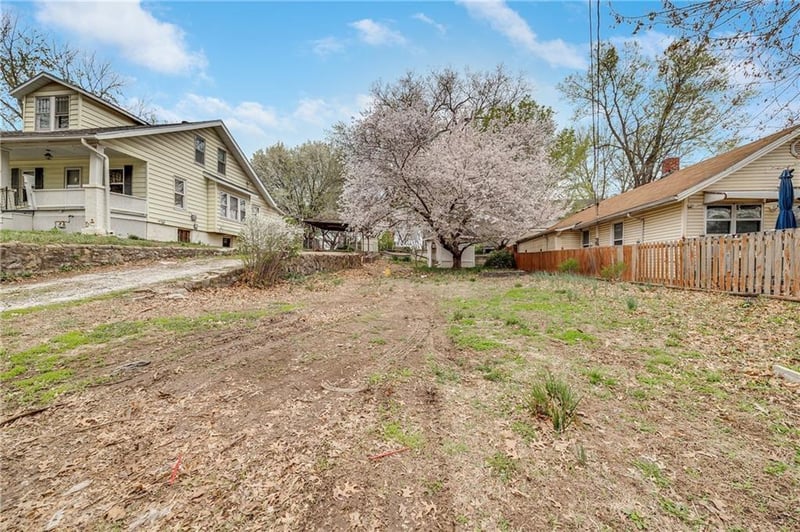 8414 Independence Ave, Kansas City, MO 64125