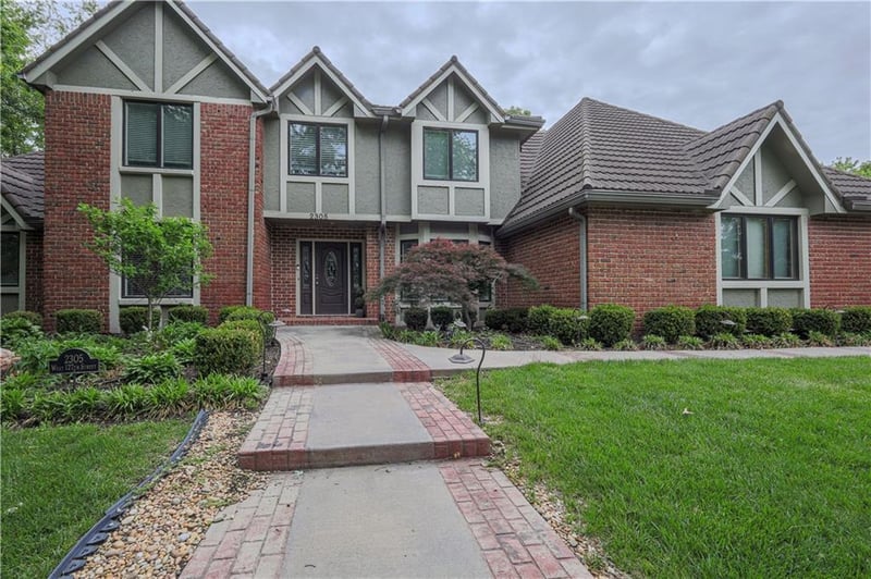 2305 127th St, Leawood, KS 66209