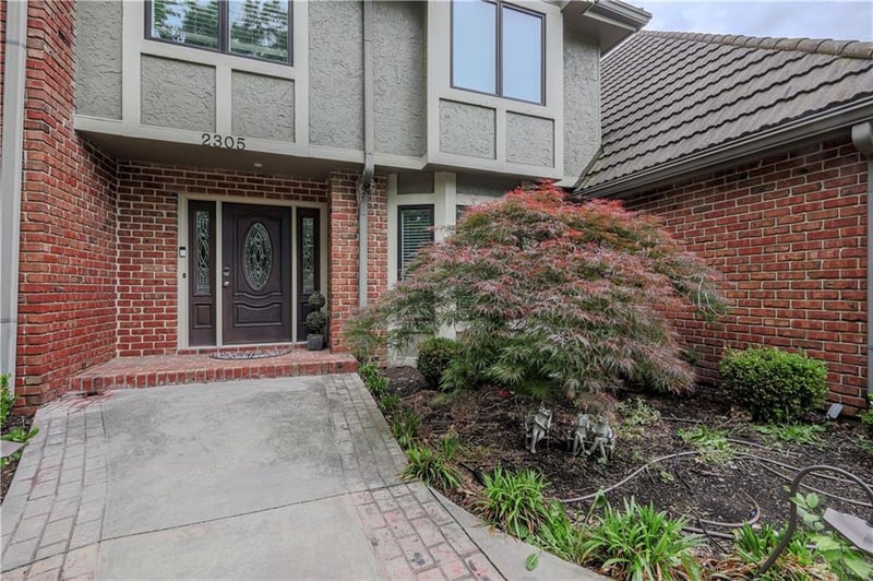 2305 127th St, Leawood, KS 66209