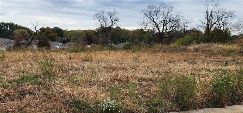 10727 46th Ter, Kansas City, MO 64133